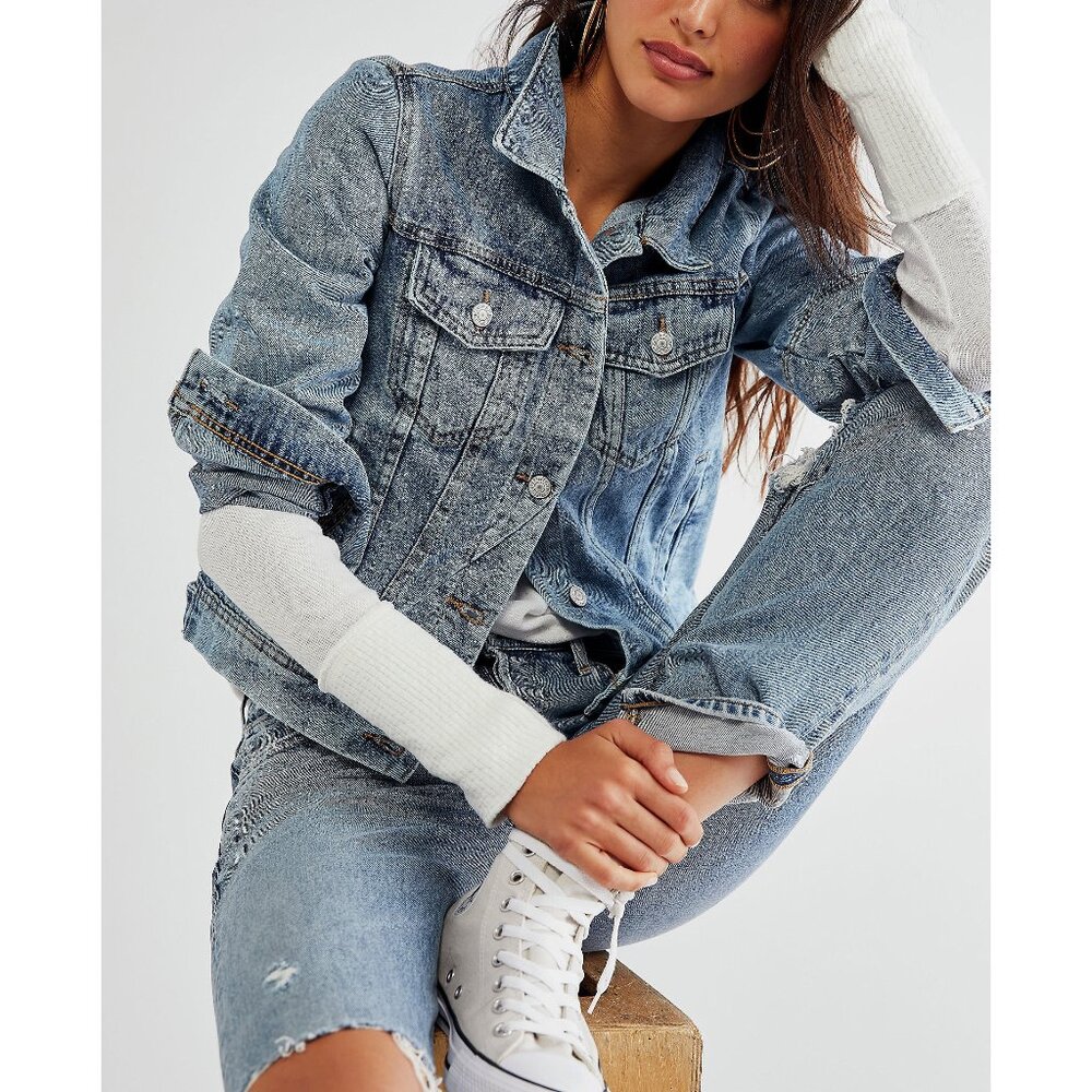 🆕 FREE PEOPLE We The Free Rumors Denim Jacket Light Indigo XL